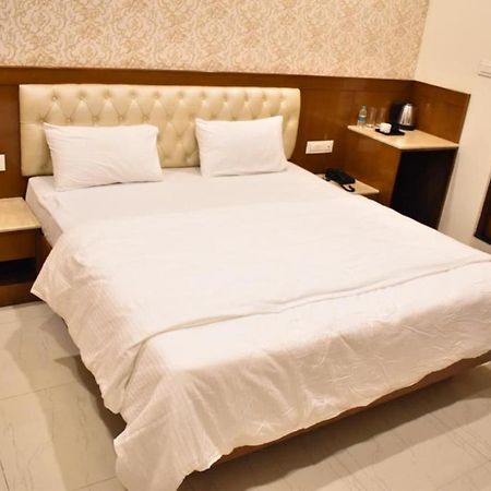 The Grand Coral Hotel Bangalore Bagian luar foto