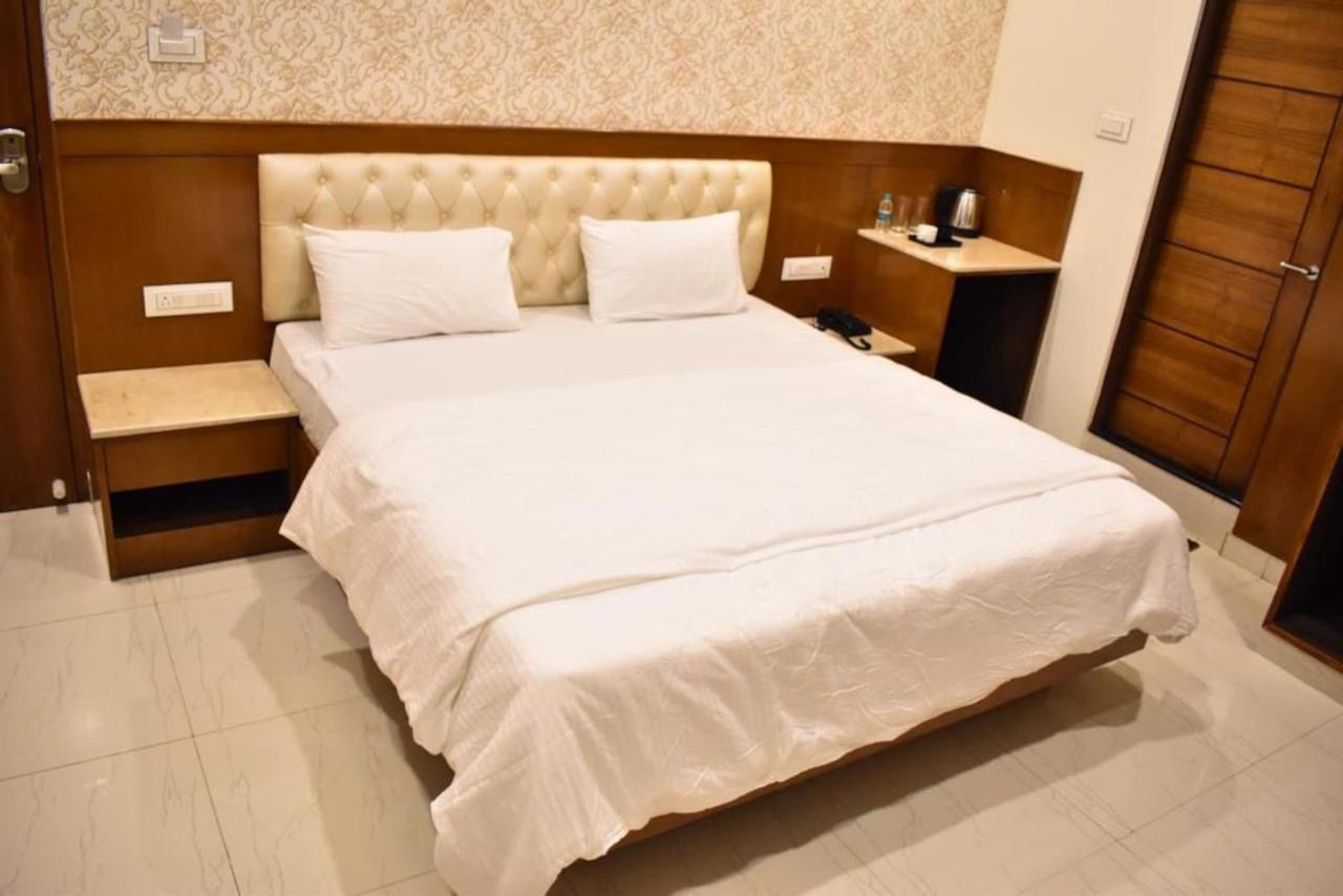 The Grand Coral Hotel Bangalore Bagian luar foto
